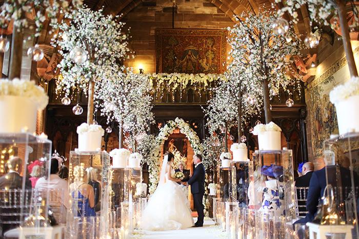 Wedding Flowers Cheshire: Lesley Meredith Photography Peckforton Castleg