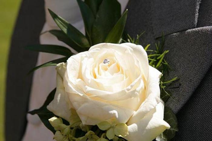 Wedding Flowers Cheshire: Creative Wedding Photography