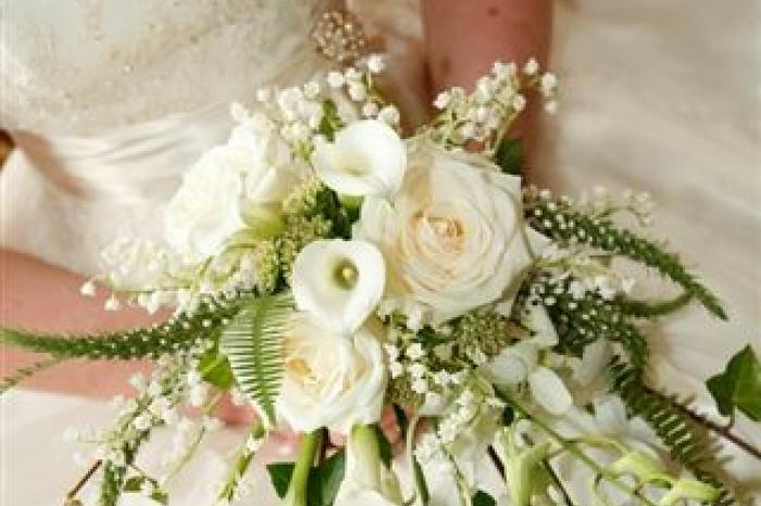 Wedding Flowers Cheshire: Frank Henshall Wedding Photography